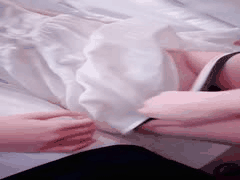 极品富婆萝莉白虎一线天：LV链子晃荡中直冲猛灌，嫩穴抽搐喷水高潮迭起