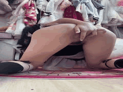 双马尾萝莉洛丽塔水晶棒自慰高潮：粉嫩小穴猛插喷水腿抖，反差骚浪翻白眼