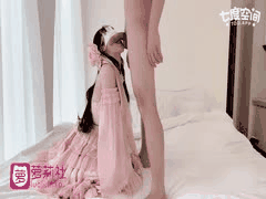 甜美洛丽塔萝莉女友粉色情衣白丝诱惑：娇嫩白虎惹人怜爱