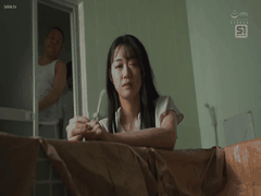 明日叶三叶 SONE-481 形象清新的清纯美巨乳女主播在采访一群游民时_竟被拉到臭气熏天的睡窝里_然后飢渴的他们对着她连续猛攻10次_狠狠开干_凌辱 _少女 _录像 _主播