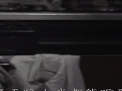 #高清中字 CAWD-895 一位短发女学生在邻居家的垃圾房里被一位中年男子弄得浑身汗水和精液，连续被灌了51次精液，最后