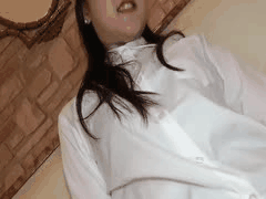 制服少女高田明子：电动按摩器觉醒初体验，高潮反差诱惑