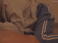 朴素巨乳女大学生性欲觉醒：从处女到无法自控的淫荡婊子与姐姐的禁忌激情