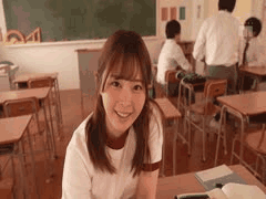 傲慢青梅竹马的5天禁忌同居：泳衣共浴与床上缠绵的诱惑