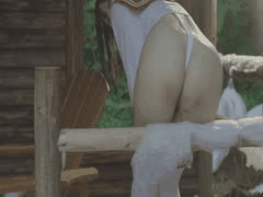 夏夏子诱惑十足的真人NSFW表演