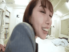 美腿OL人妻性骚扰！下流言语挑逗+丝袜腿技让年轻男子连续高潮 无码中出4K