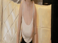 首次拍摄白皙F杯清纯少女！隐藏淫荡本性中出高潮呻吟不止