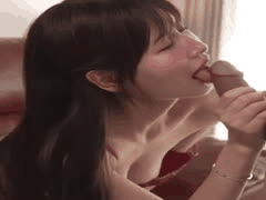青梅竹马桃子用极致撩人手段玩“勃起即输”游戏，助尼特族重返社会