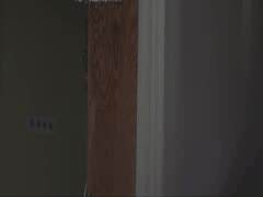 可爱便利店员为男友掩盖偷窃 被逼加班的社畜嘻哈悲歌