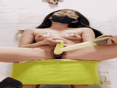 #桃子 #taotao7481 #福利姬 @loicu浴室黄瓜自慰