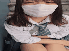 韵味少妇地铁大胆露出：内裤奶子全暴露，咸猪手挑逗超享受