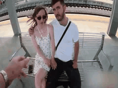 街头猎艳大胸女大学生！男友面前狂操喷潮失禁，日本AV猎奇母狗神作