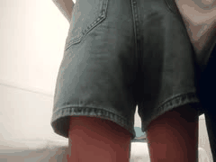 熟女技师短裤被脱乱摸扣穴差点高潮！大哥花钱冤枉全靠自撸