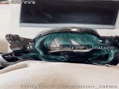 OnlyFans女仆cosplay：皮衣皮裤诱惑自慰啪啪