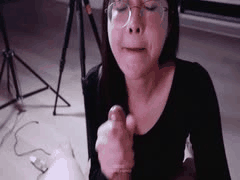 极品美乳反差女神OF私拍：按摩棒震穴通红+女上位榨精+后入爆操高潮白浆