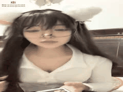 童颜巨乳女高中生私密自慰高潮喷水入行首秀