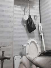 美女主播PK挑战失败遭惩罚芥末酱油与滴蜡的刺激体验