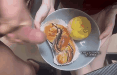 推特女神九九的变态恋物癖_面包淋满热腾腾精液的禁忌快感_让你瞬间上瘾