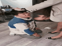 学生萝莉皮皮耳光调教深喉脚玩_潮吹群交高潮投稿狂欢