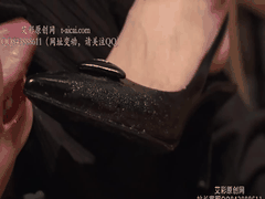 狠辣调教盛宴_痴汉狂舔高跟牛仔美腿40分钟_舌头舔秃皮欲仙欲死