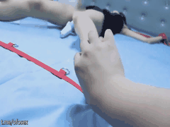 甜美女神灵灵丝袜美腿蜜臀遭调教强抠高潮欲仙欲死