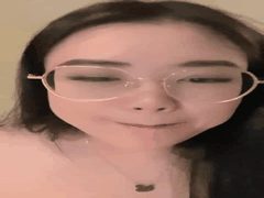 眼镜黑丝骚妹狂吞鸡巴调教做爱 浪叫高潮欲仙欲死