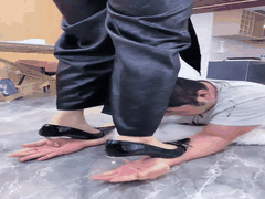 银儿芙芙怒气爆棚_高跟皮靴暴力踩踏调教_极致SM虐心快感