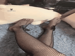 阿月s黑丝lo袜调教直播套路_诱人身姿让人血脉喷张欲罢不能