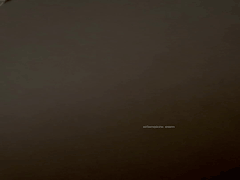 下药迷晕黑丝美女_各种道具尽情塞入私处随意玩弄