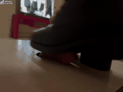 马丁靴女王隔板踩踏鞋交 推特足控诱惑