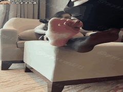 推特极品女S丝足榨精_足控天堂的诱惑足交高潮