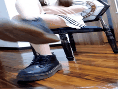 左樱丝袜美脚诱惑喂食_足控福利满分