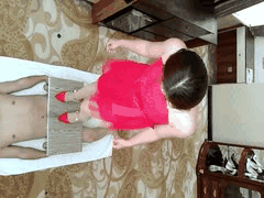 北京琪琪女王红裙高跟鞋踩踏调教贱狗_越踩越硬丝足合集