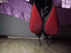 丝袜高跟诱惑：素人足部恋足秀