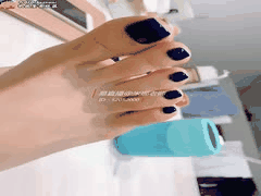 米娜老师宝石蓝裸足直播：丝足恋足榨精诱惑