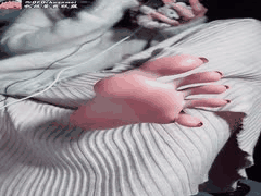 绝美丝足视角诱惑，这双完美玉足你给几分？