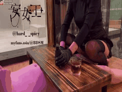 安女王黑丝小皮鞋踩踏虐阳，舔脚舔鞋隔板调教极致SM