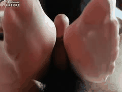 丝足榨精诱惑：射满妹妹的性感丝袜美足