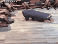 狗哥套路直播：多女主群调萝莉，真实舔鞋舔脚调教狂欢