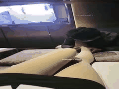 街头猎艳：随机搭讪美女要求舔脚的刺激挑战