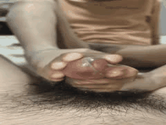 丸子丝袜足交极致诱惑：鸡巴深入脚心快感爆棚