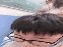 女王双子姬夜袭高中！调教纯情少年舔脚上瘾，车内开发禁忌恋足玩法