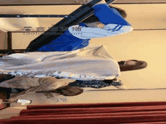 女王酒店调教高中生：强制深喉舔脚破处激情