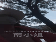 南小姐推特重口母狗秀：户外露奶自慰尿尿+厕所垃圾桶变态吞精