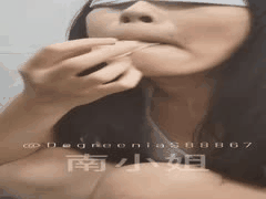 南小姐变身人形母狗！户外露奶自慰尿尿，厕所吃厕纸捡套狂吞精液