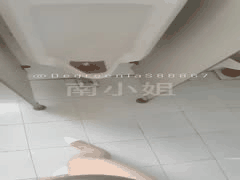 南小姐推特重口母狗：户外露奶自慰尿尿，厕所吞厕纸捡套狂吃精液