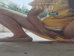 推特网红南小姐重口户外自慰秀：露奶尿尿厕所吃厕纸吞避孕套精液