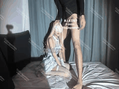 下凡天使遭尿脸凌辱！浴室深喉颜射惊魂尿戏