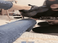 极致足控SM调教合集：玉足抽插贱狗、喂食奴隶与宠物训练挑战