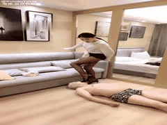 SM调教翻车实录！M男酒店约S女被直播曝光，现场怒吵大打出手